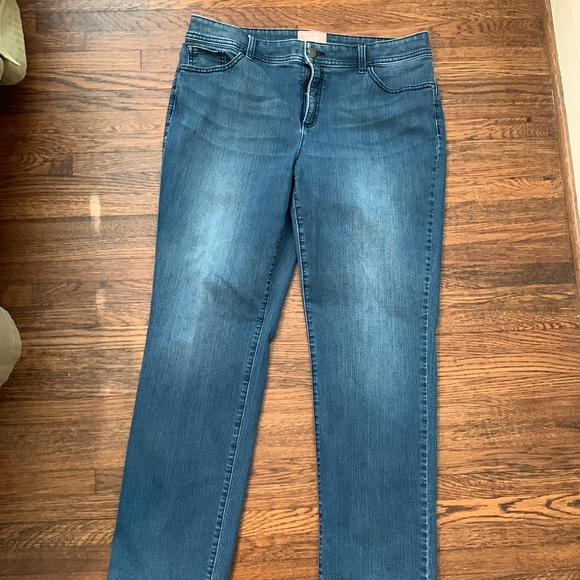 Chico’s Fabulously Slimming Jeans - 12 Short - Picture 16 of 16